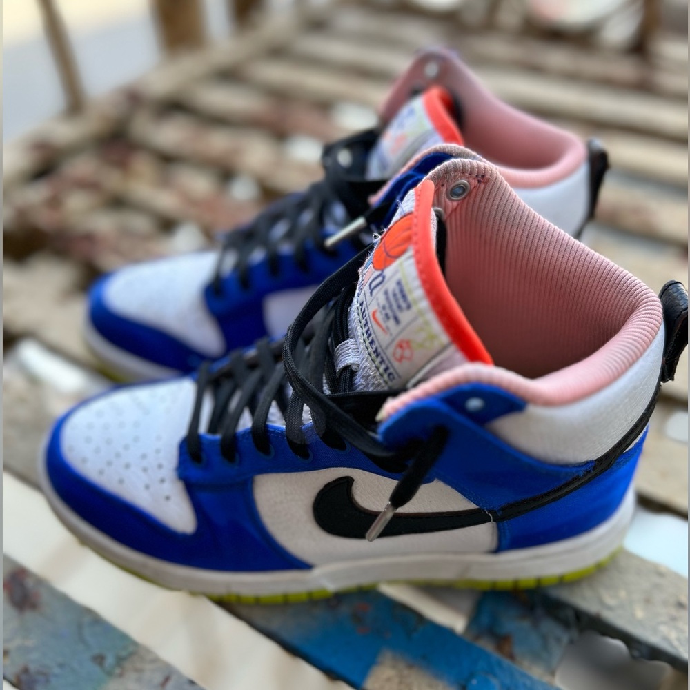 Nike Dunk High
Blue Satin (Women's)